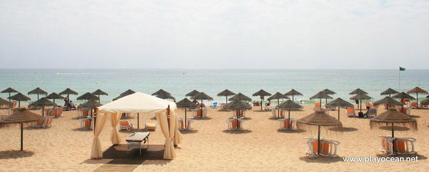 Beds rental of Praia do Garrão (West) Beach