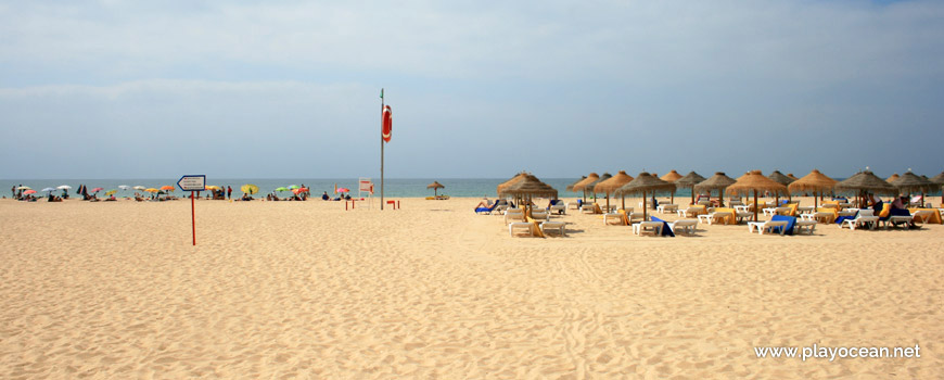 Lifeguard station at Praia da Rocha Baixinha (East-Loulé) Beach