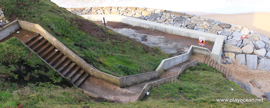 Escadaria na Praia da Malhada