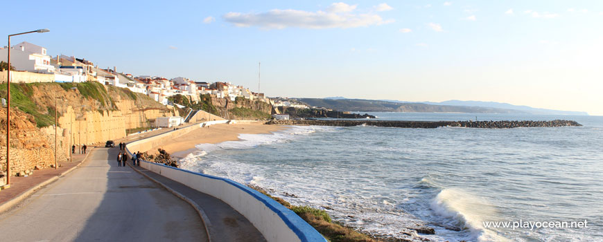 Seaside road, Praia do Norte Beach