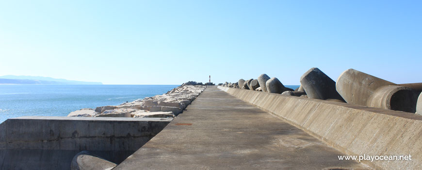 Path on the pier, Praia dos Pescadores Beach