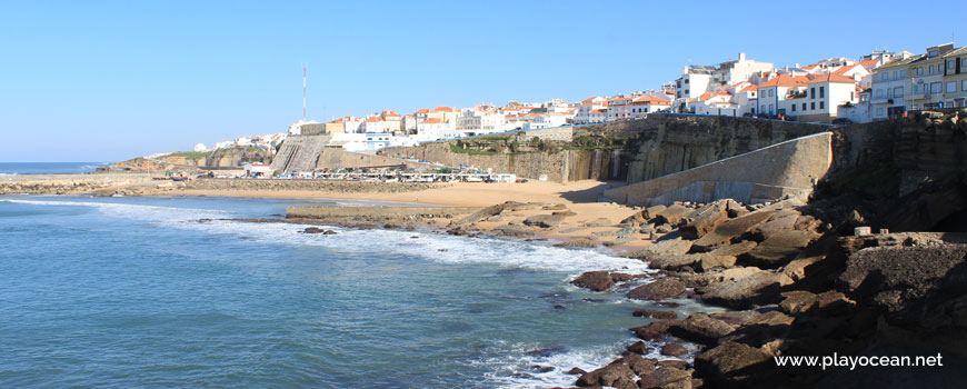 Praia dos Pescadores Beach viewed from the rocks