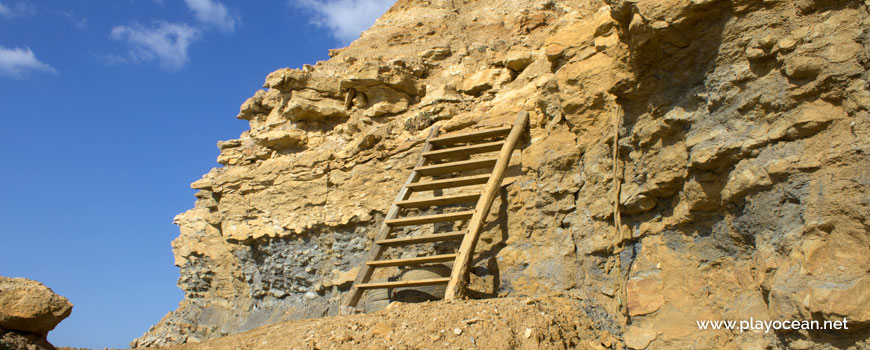 Access to Praia da Pesqueira Beach