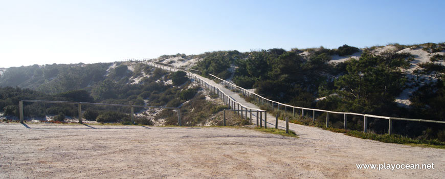 Access to Praia do Samouco Beach