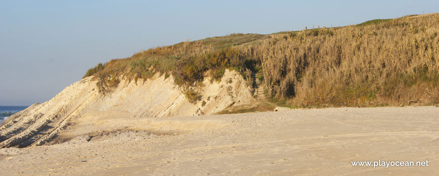 Escadaria na Praia das Valeiras