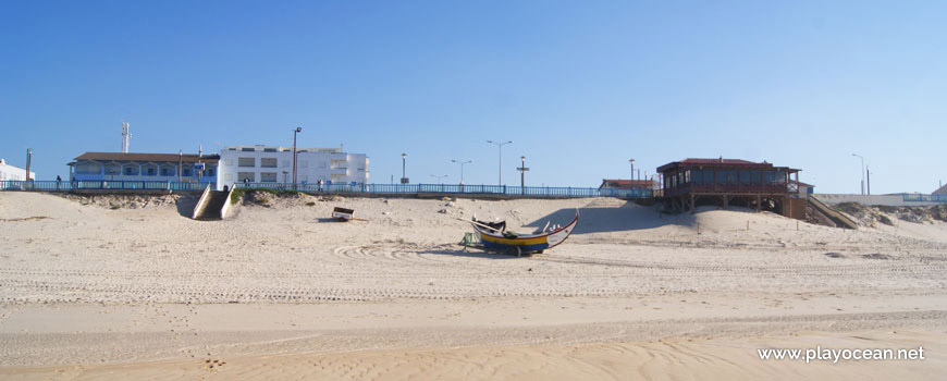 Barco na Praia da Vieira