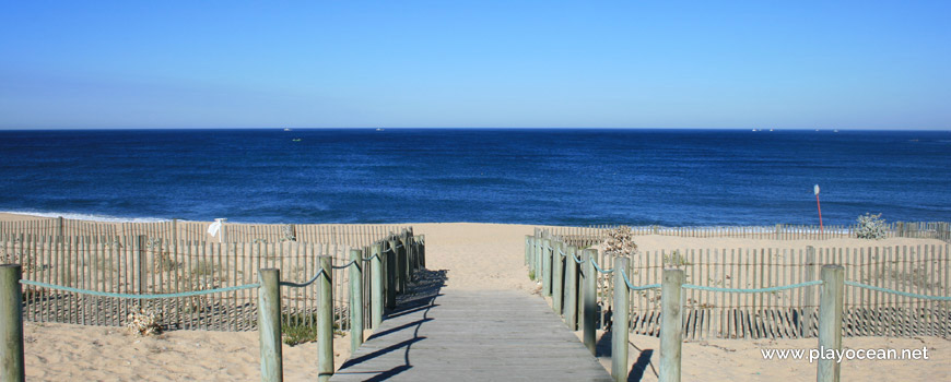 Access to Praia de Angeiras (North) Beach