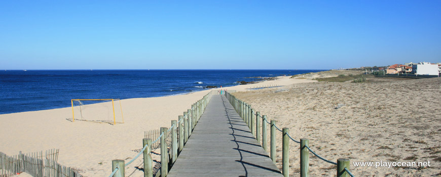 Passadiço na Praia de Angeiras (Norte)