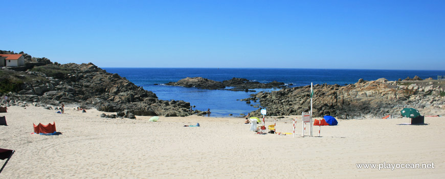 Lifeguard station, Praia Azul Beach