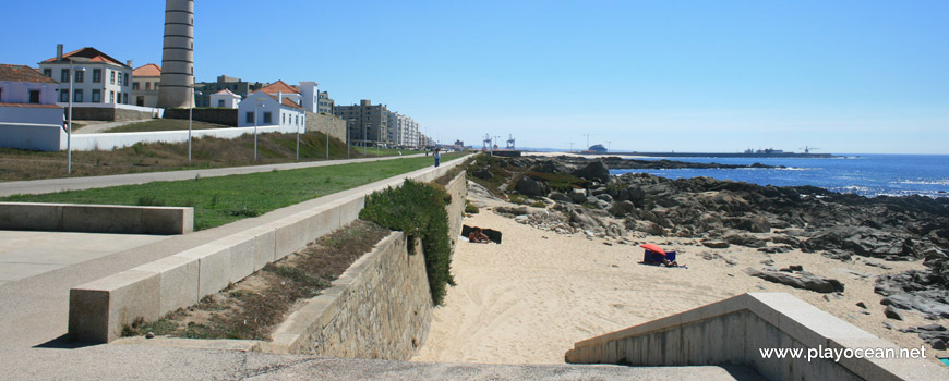 Access to Praia da Boa Nova Beach