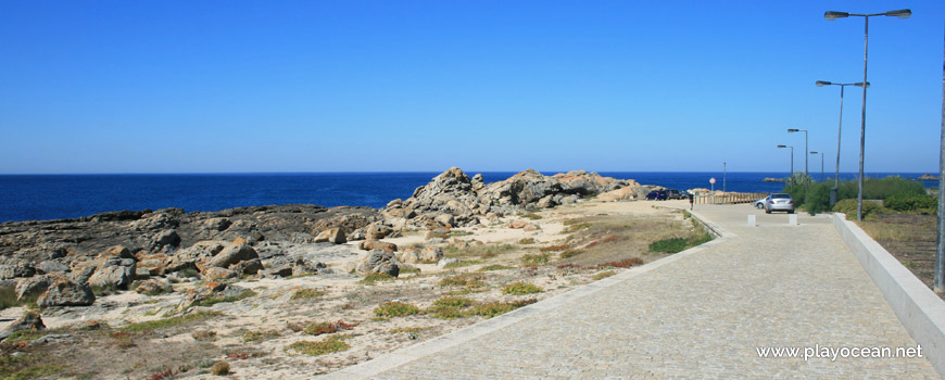 Rochas na Praia do Facho