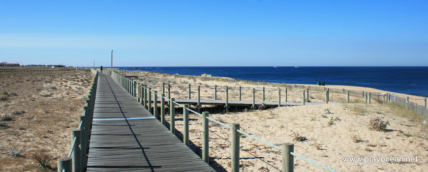 Walkways at Praia do Funtão Beach
