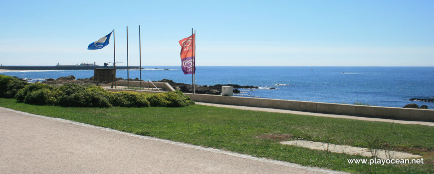 Entrance of Praia do Fuzelhas Beach