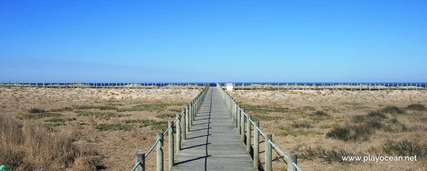 Passadiços na Praia das Pedras Brancas