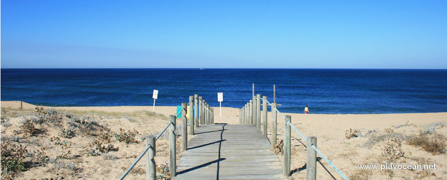 Access to Praia das Pedras Brancas Beach