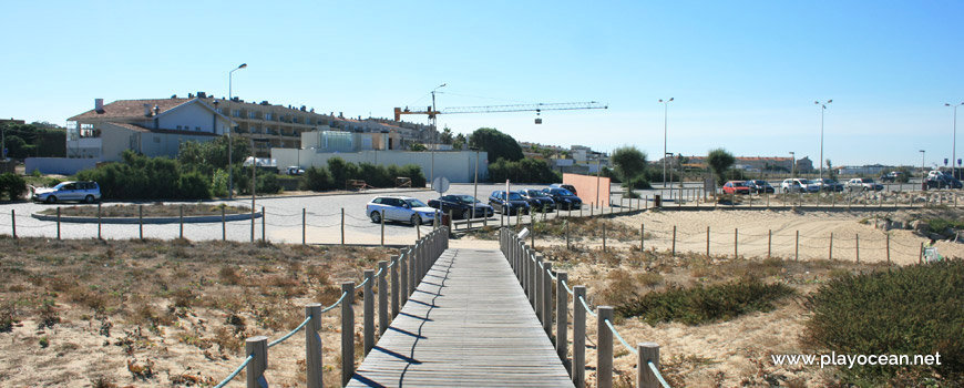 Parking at Praia das Pedras do Corgo Beach