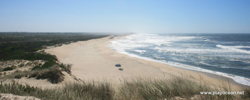 South of Praia do Poço da Cruz Beach