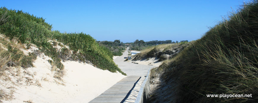 Access to Praia da Colónia de Férias Beach