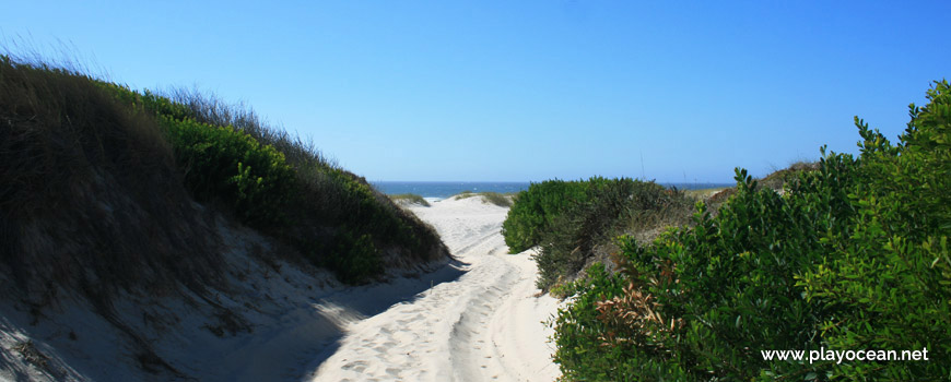 Entrance of Praia da Gaivina Beach
