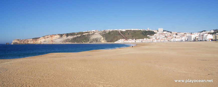 North of Praia da Nazaré Beach