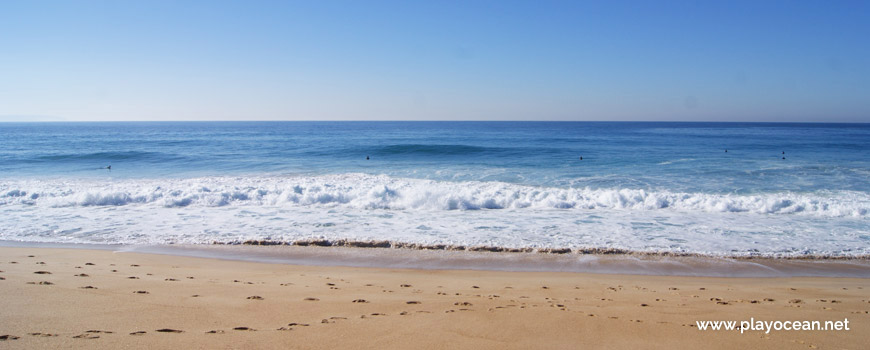 Sea of Praia do Norte Beach