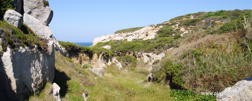 Access to Praia do Barroco da Adega Beach