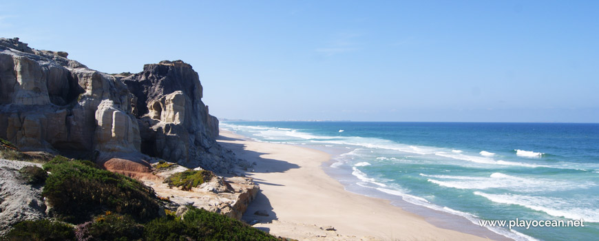 South at Praia da Estrela Beach