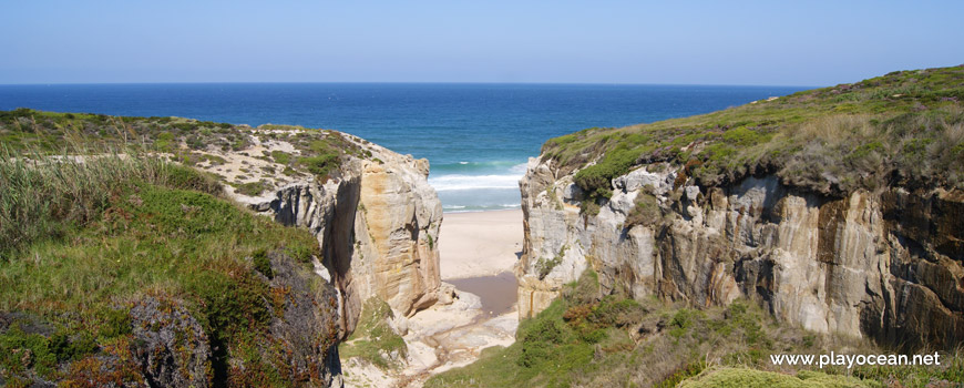 Rentrância na Praia da Fincha Grande