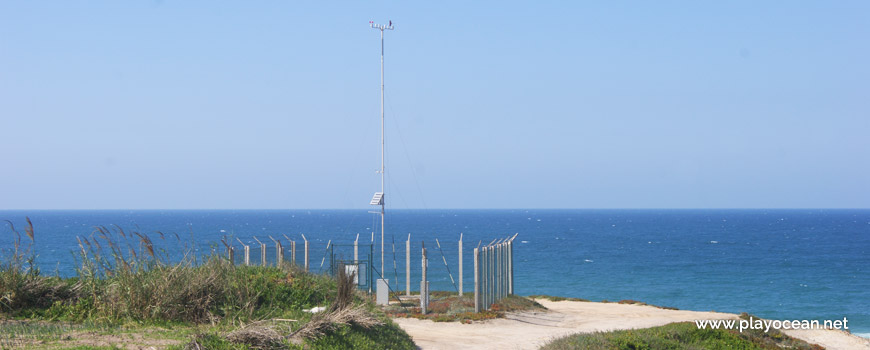 Infraestrutura na Praia do Pico da Antena