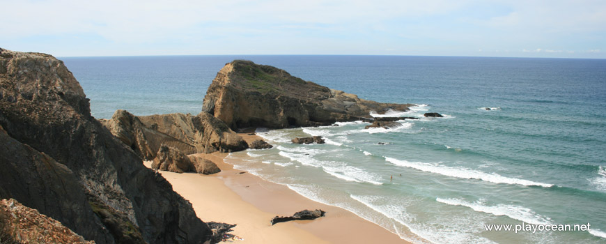 South at Praia dos Alteirinhos Beach