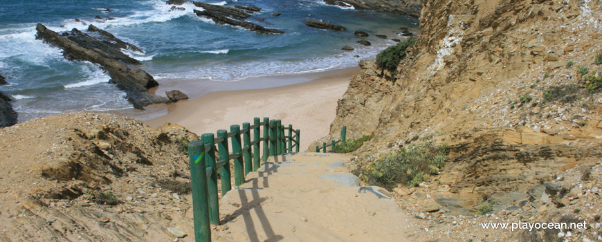 Descent to Praia dos Alteirinhos Beach