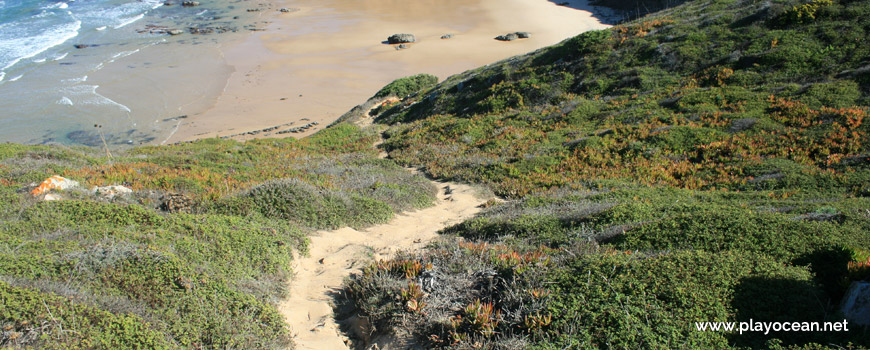 Access to Praia do Amália Beach