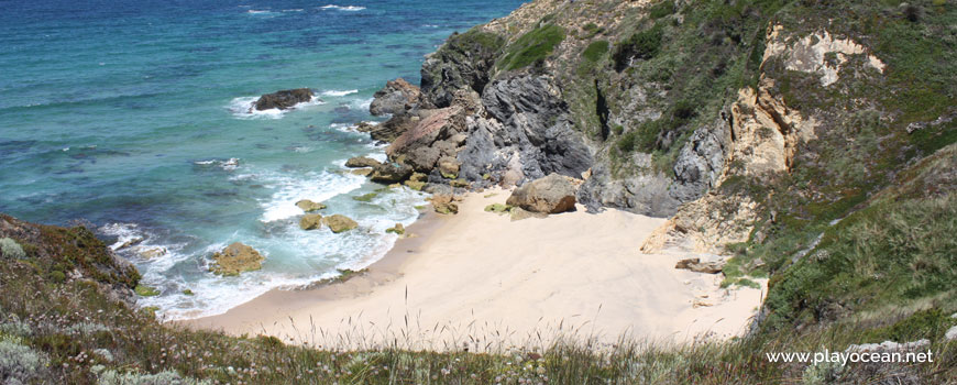 North at Praia da Angra da Cerva Beach