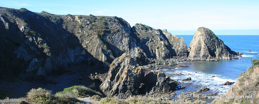 South at Praia da Azenha do Mar Beach