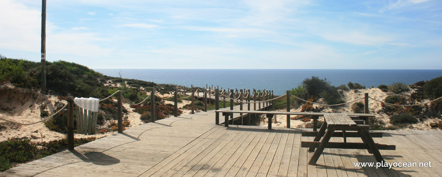 Acesso à Praia da Baía da Arquinha