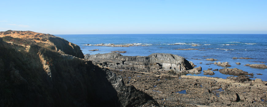 Cliff of Praia do Cavalo Beach