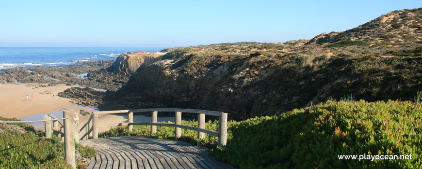 Descent to Praia de Nossa Senhora Beach