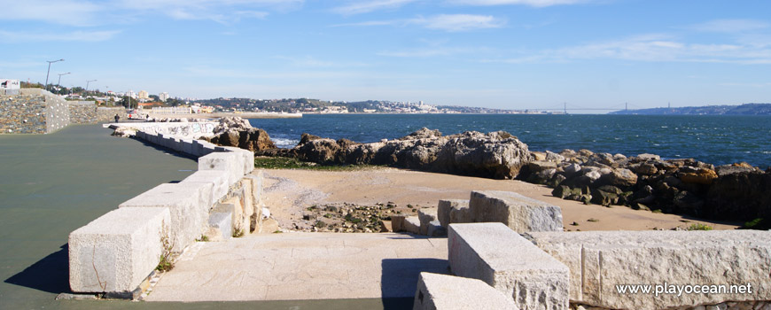 Acesso à Praia das Fontainhas