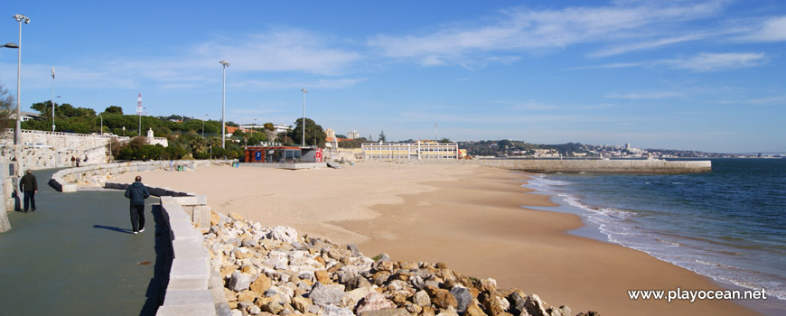 East of Praia de Paço de Arcos Beach