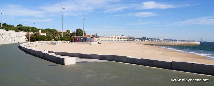 Ramp to Praia de Paço de Arcos Beach