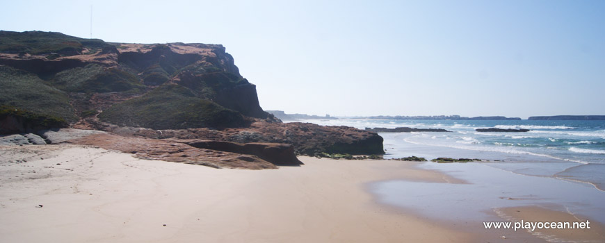 Cliff, Praia da Almagreira Beach