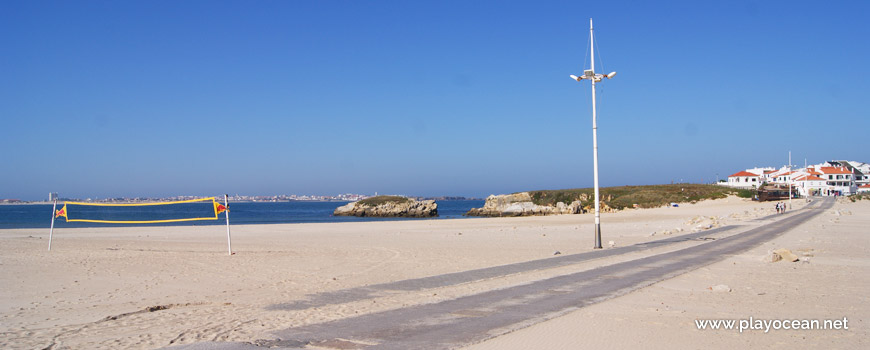 Volleyball net at Praia do Baleal (South) Beach