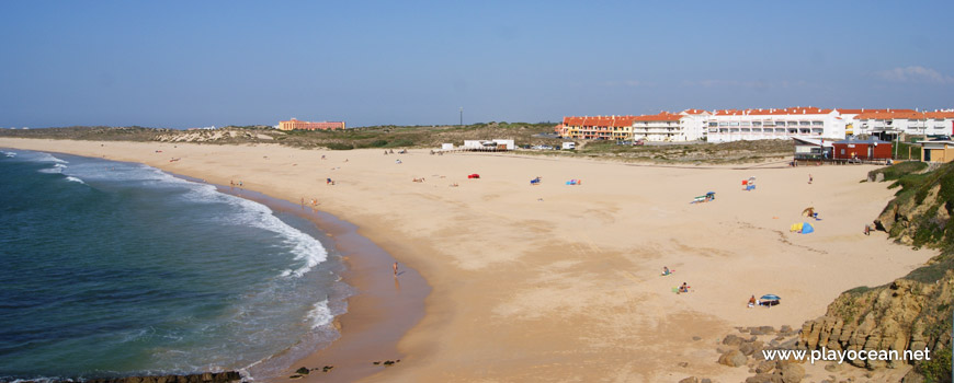 Housing at Praia da Consolação Beach