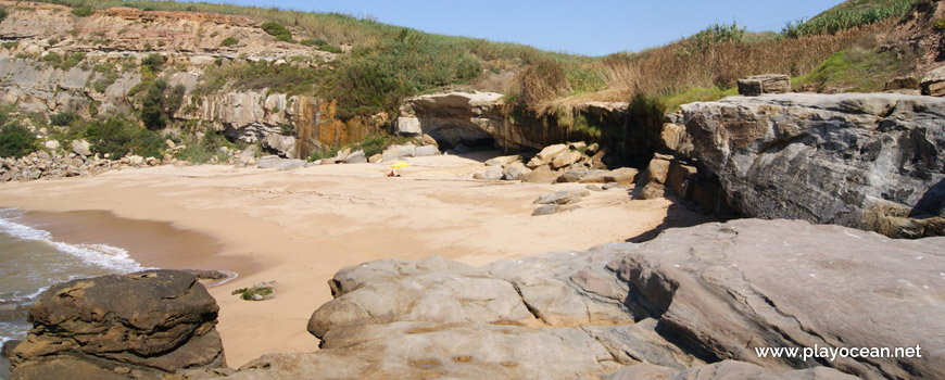 Praia de Vale Pombas Beach