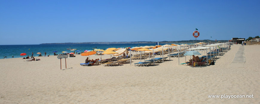 Sunbeds rental at Praia do Alvor (East) Beach