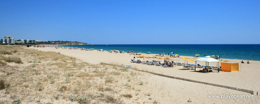Sand of Praia do Alvor (West) Beach