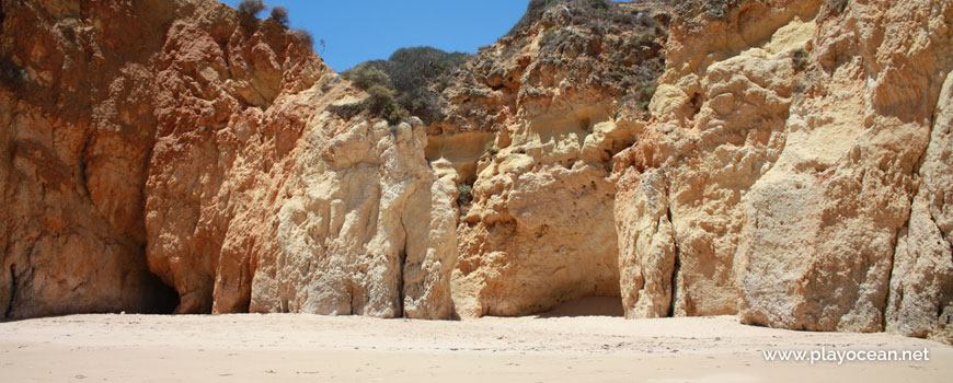 Falésia na Praia de Boião