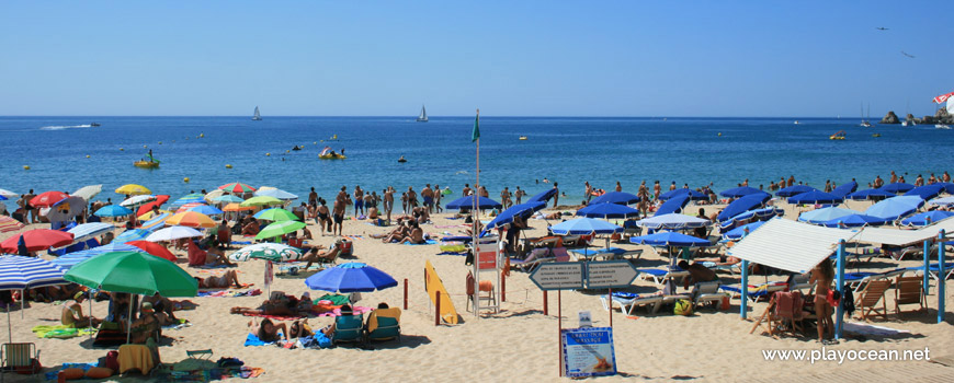 Lifeguard station at Praia do Vau Beach