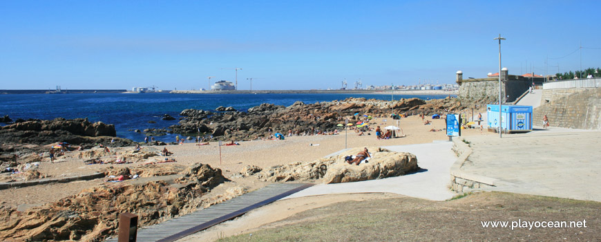 Norte da Praia do Castelo do Queijo