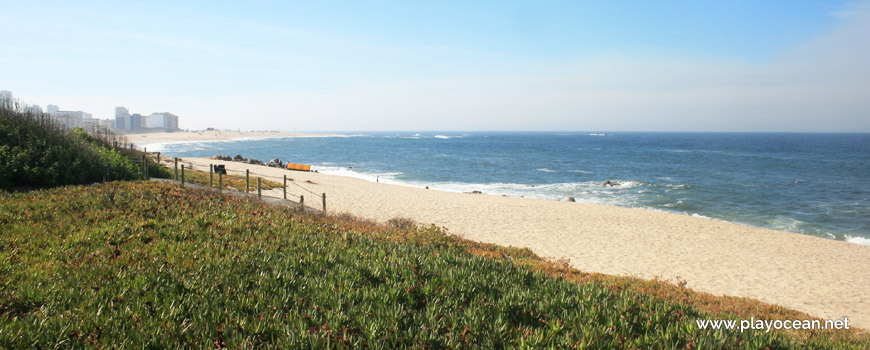 South of Praia de Aver-o-Mar Beach